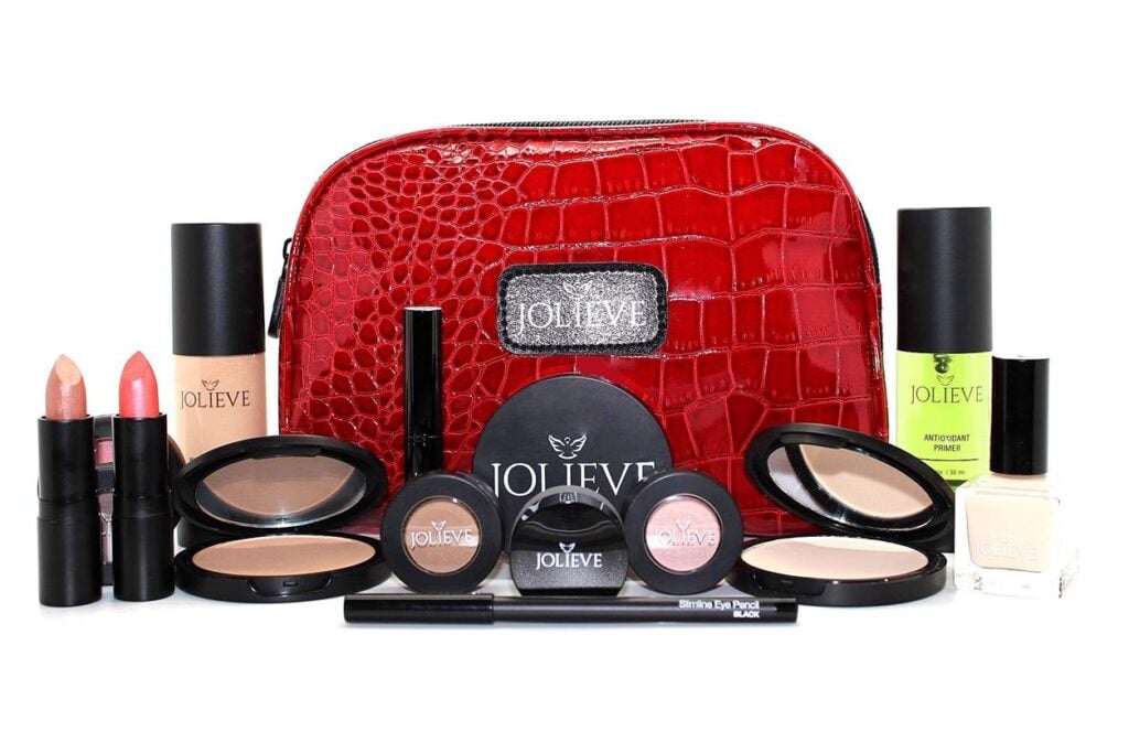 In today’s fast-paced digital world, beauty shopping has evolved far beyond physical stores. Among the brands leading this transformation is LOOKFANTASTIC, a globally recognized online beauty retailer that has reshaped how consumers discover, purchase, and experience beauty products.