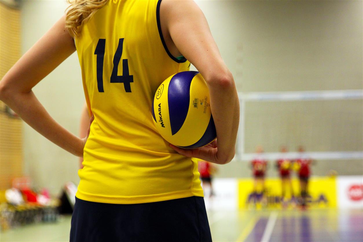 Parions Sport Point de Vente est l'un des réseaux de paris sportifs en points de vente les plus reconnus en France. Il offre aux passionnés de sport un moyen pratique et réglementé de parier sur les grands événements sportifs via des agences physiques. Exploité par la Française des Jeux (FDJ), ce service est devenu un élément incontournable de la culture sportive française, alliant l'excitation des compétitions en direct à une expérience de paris accessible et personnalisée. Alors que les paris sportifs continuent de se développer en Europe et dans le monde, les plateformes de paris en points de vente comme Parions Sport Point de Vente restent très populaires auprès des consommateurs qui apprécient la simplicité, la proximité et l'ambiance des lieux de paris traditionnels.